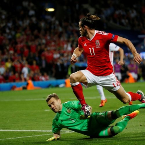 Bale leads Welsh charge