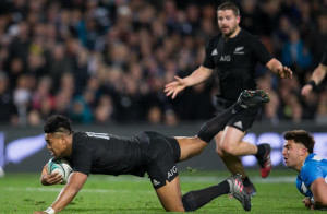 Read more about the article Savea the threat to fragile Boks