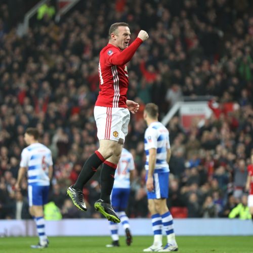 Rooney equals Charlton as United win big