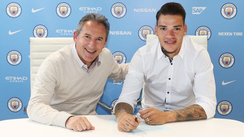 You are currently viewing Manchester City sign Ederson for £34.7m