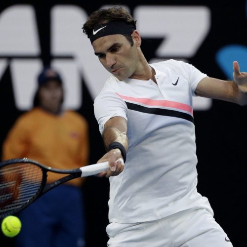 Comfortable wins for Federer, Djokovic