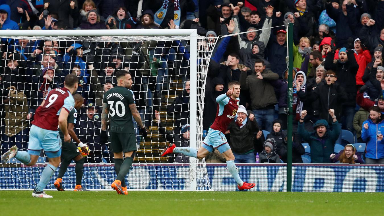 You are currently viewing Burnley snatch late point against City