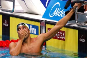 Read more about the article Le Clos in dramatic code switch