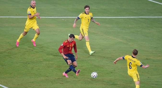 You are currently viewing Morata spurns two gilt-edged chances as Spain held in Sweden stalemate