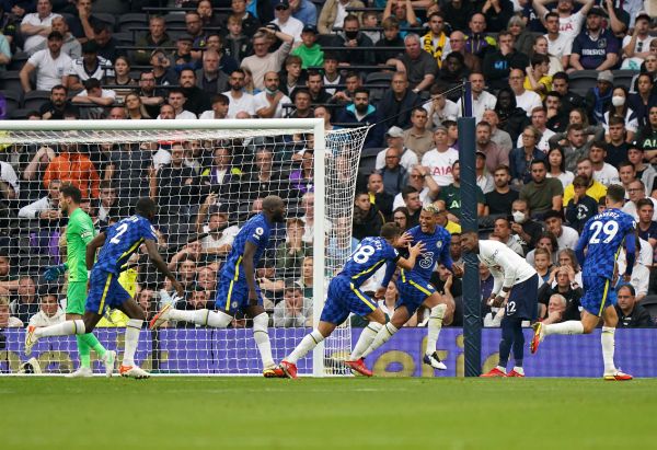 You are currently viewing Chelsea changes pay second-half dividends as Blues go top with Tottenham win