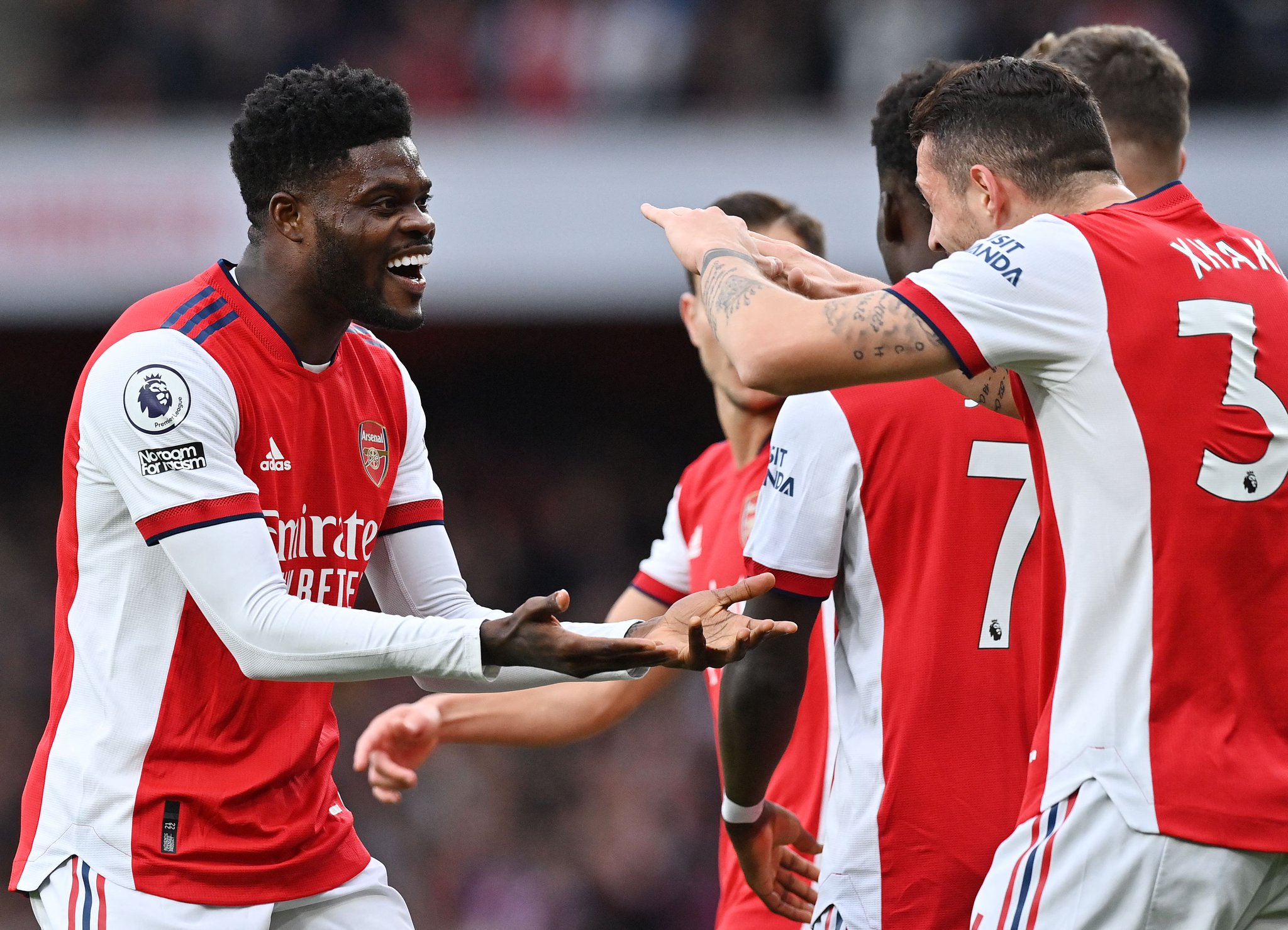 You are currently viewing Highlights and reactions as Arsenal, Chelsea tighten grip on top 4