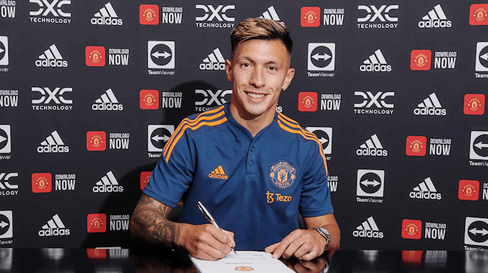 You are currently viewing Watch: Man Utd welcome new signings Martínez to Old Trafford