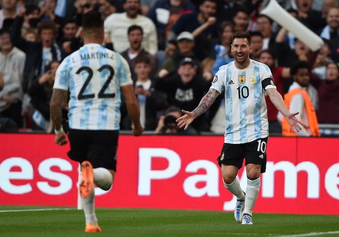 You are currently viewing Martinez: Messi is very important to Argentina and the world of football