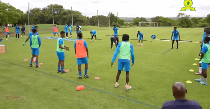 You are currently viewing Watch: Sundowns gear up for return of DStv Premiership