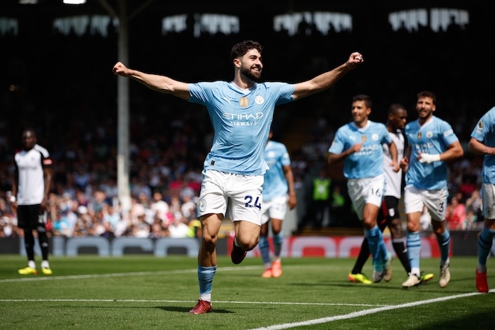 You are currently viewing Man City go two points clear of Arsenal after Fulham win