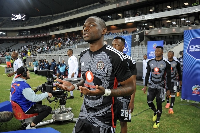 You are currently viewing Riveiro praises Mabasa’s contributions after winning Golden Boot