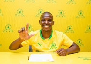 Read more about the article Sundowns swoop in to sign youngster Tiwani