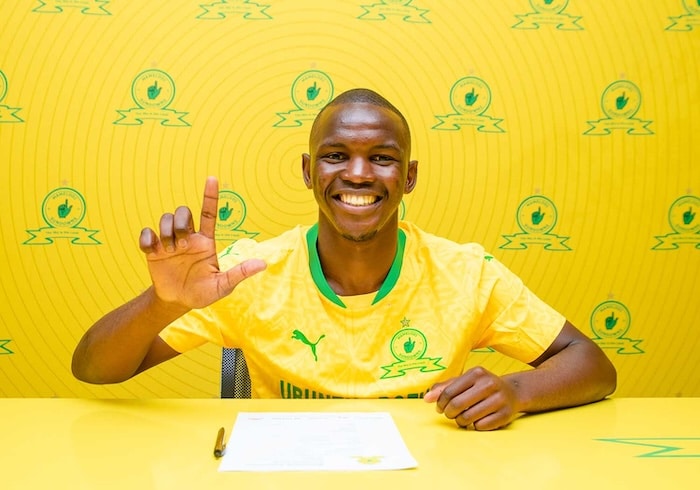 You are currently viewing Sundowns swoop in to sign youngster Tiwani