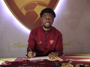 Read more about the article Stellies sign highly-rated defender Omega Mdaka