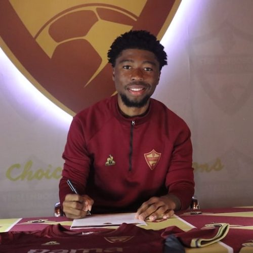 Stellies sign highly-rated defender Omega Mdaka