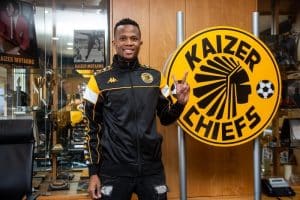 Read more about the article Bongani Sam switches Pirates for Chiefs