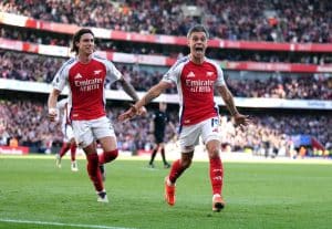 Read more about the article Arsenal score two late goals to beat Leicester