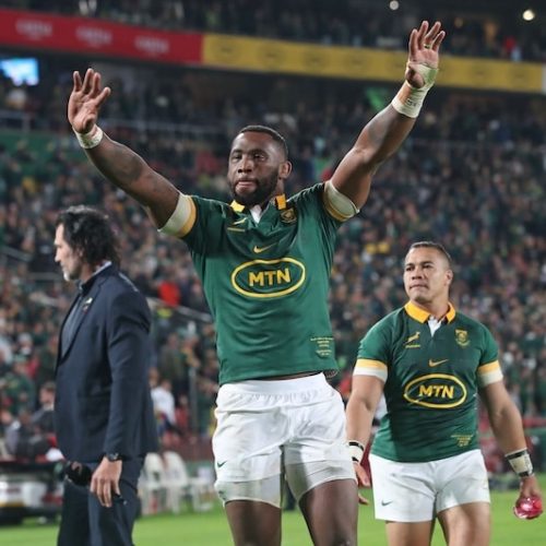 Siya Kolisi makes welcome return home