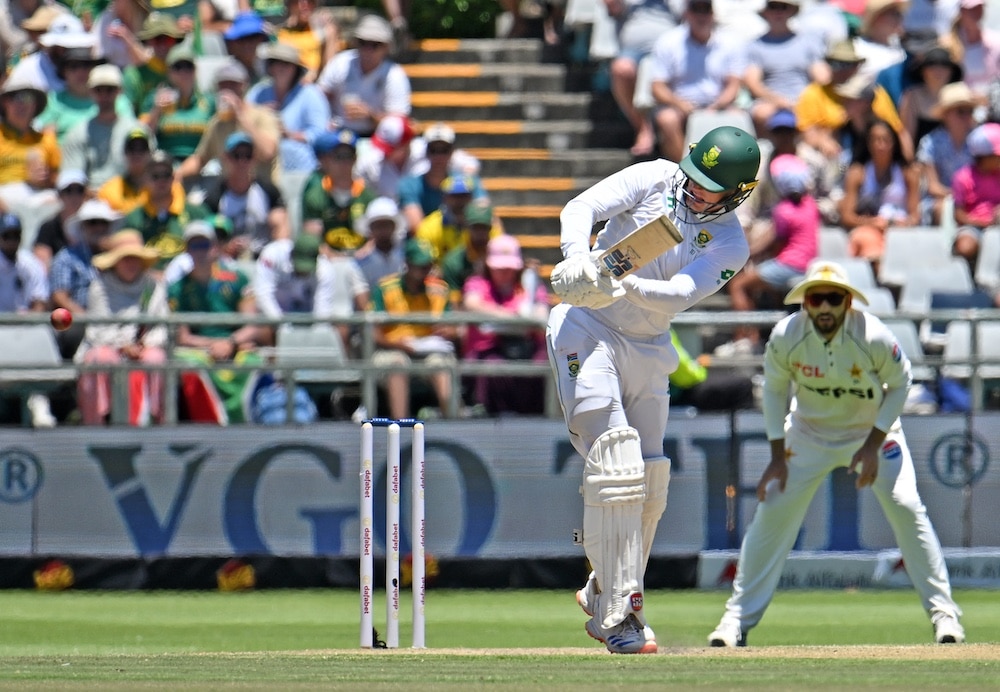 You are currently viewing Rickelton’s big double-ton puts South Africa in charge